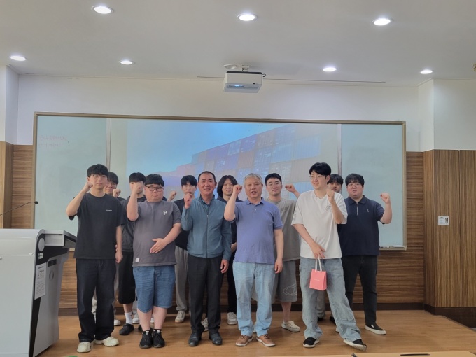 항만물류시스템학과 졸업생 기업대표 특강
